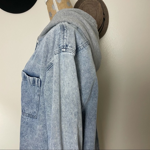 Urban Outfitter Acid Wash Light Denim Jean Button Front Hooded Large Jacket - Picture 15 of 17